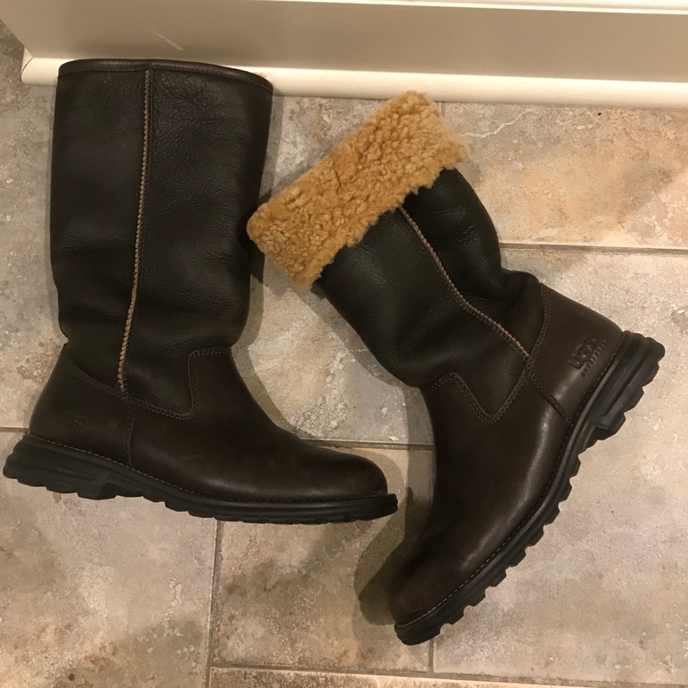 UGG brown shearling lined boot!